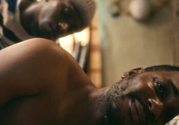 image extraite du film All the Colours of the World Are Between Black and White / Babatunde Apalowo